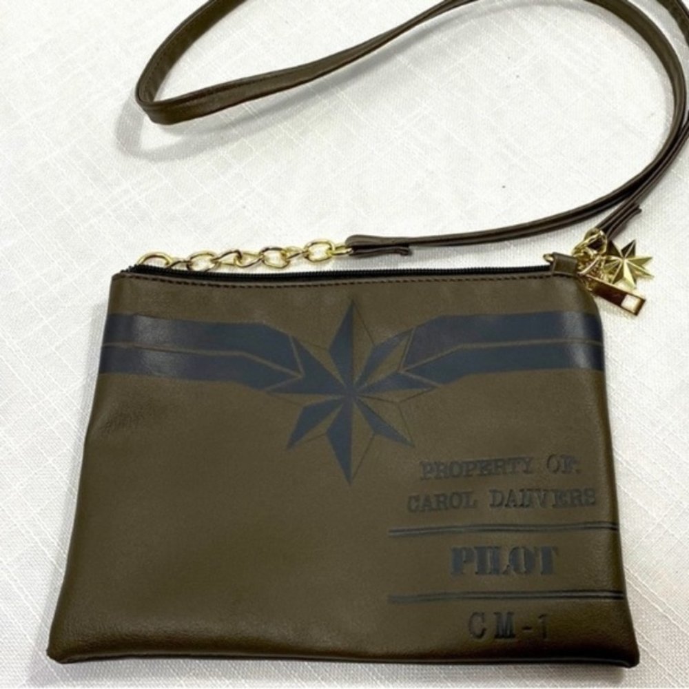 Brown  &  black crossbody bag with design?